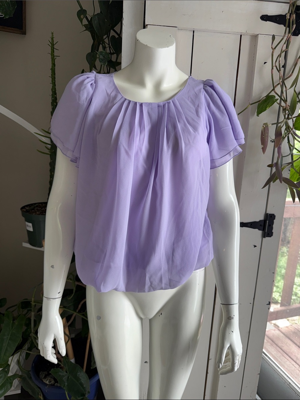 Suzy Shier Women's Lavender Pleated Short Sleeve Blouse NWOT